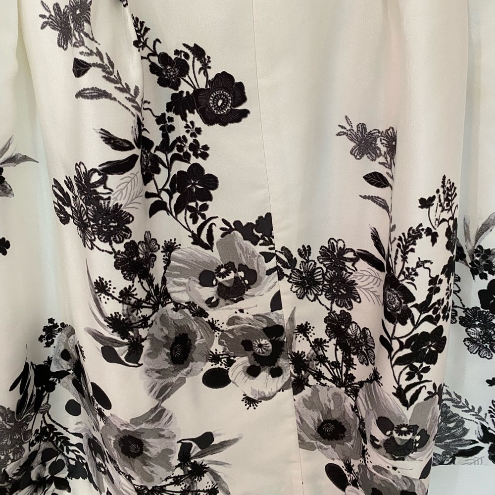 VINCE CAMUTO black and white floral dress - Picture 4 of 4